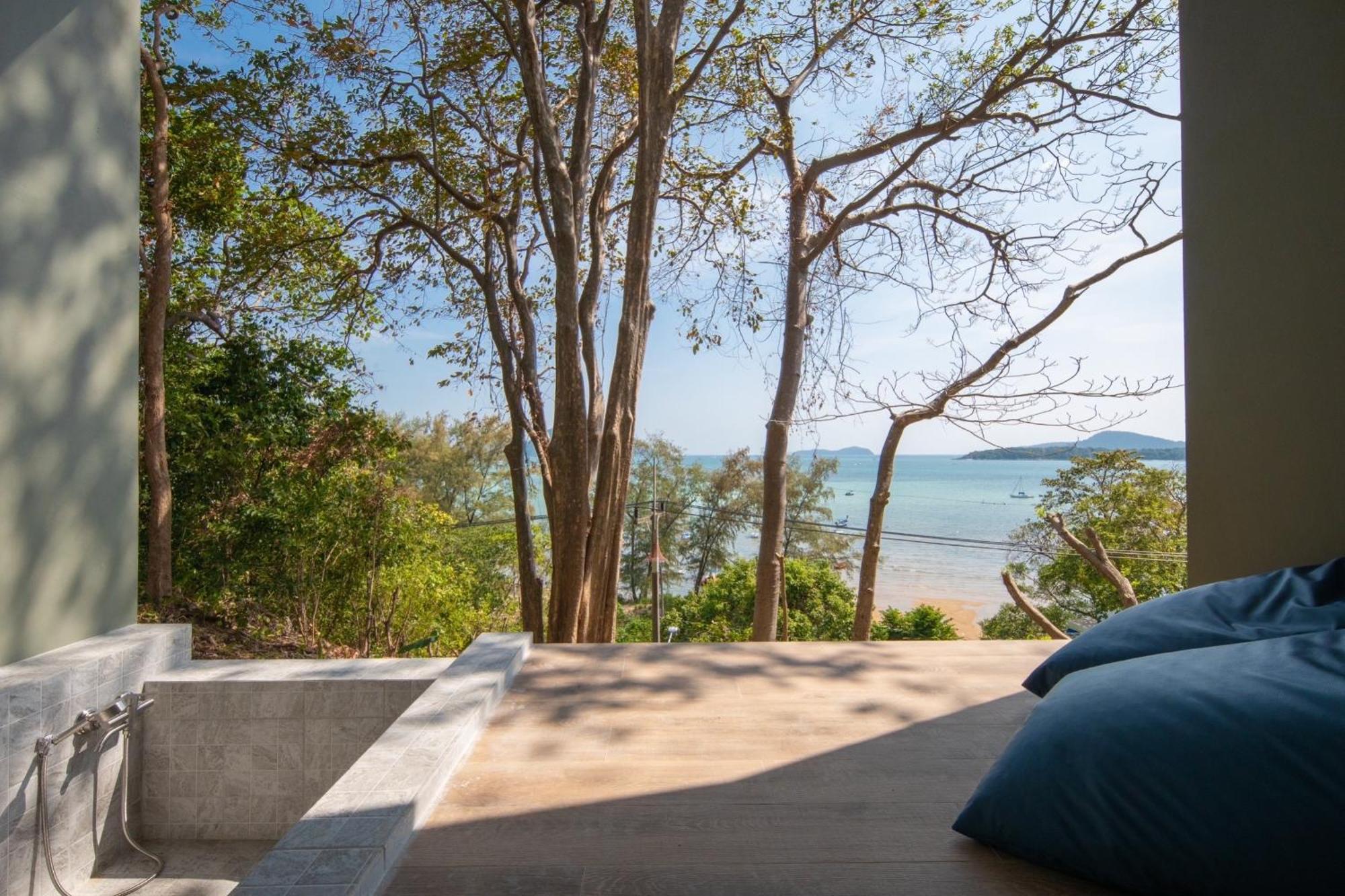 Nature Vista Rawai Nai Harn 外观 照片