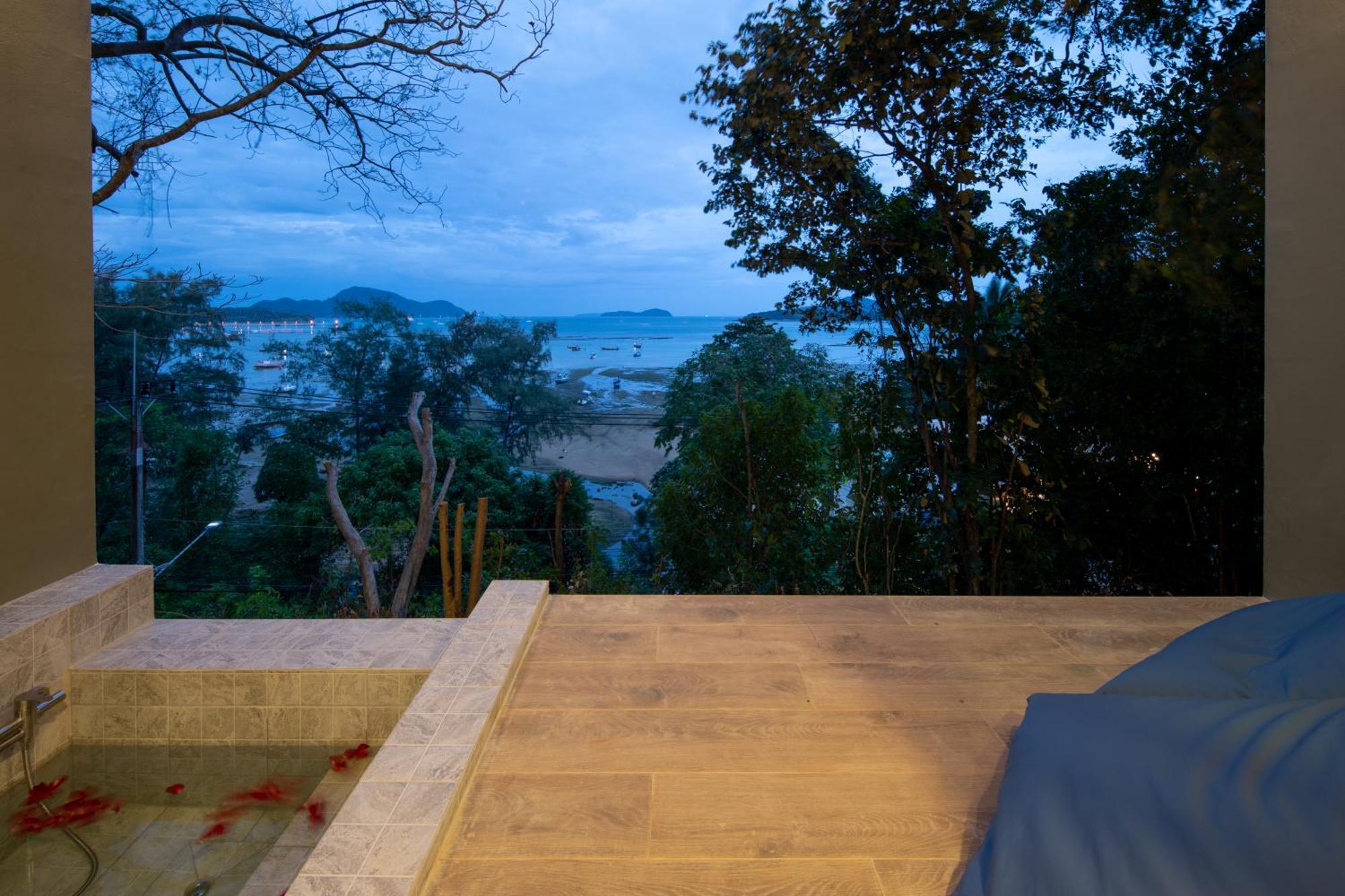 Nature Vista Rawai Nai Harn 外观 照片