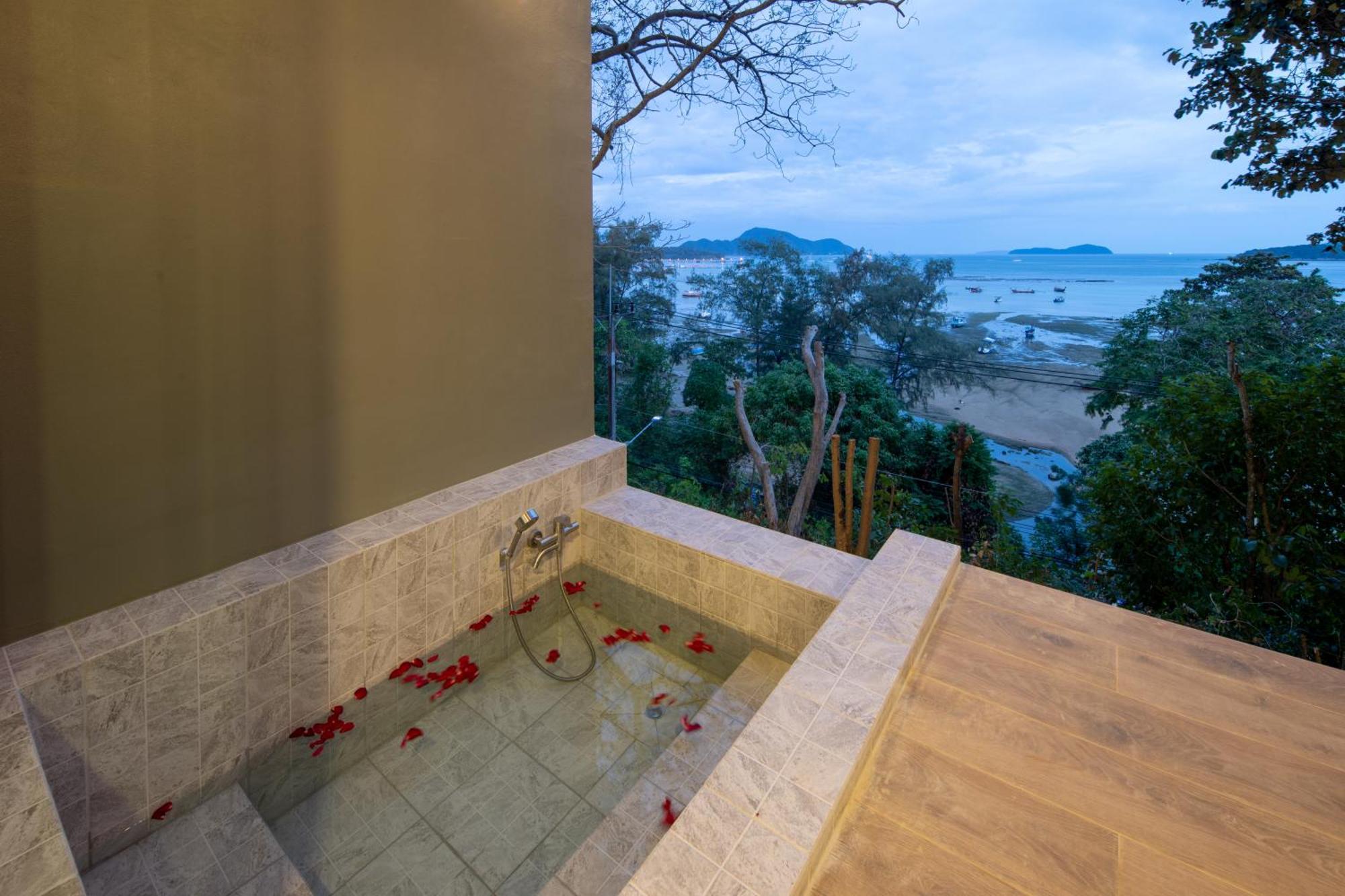 Nature Vista Rawai Nai Harn 外观 照片